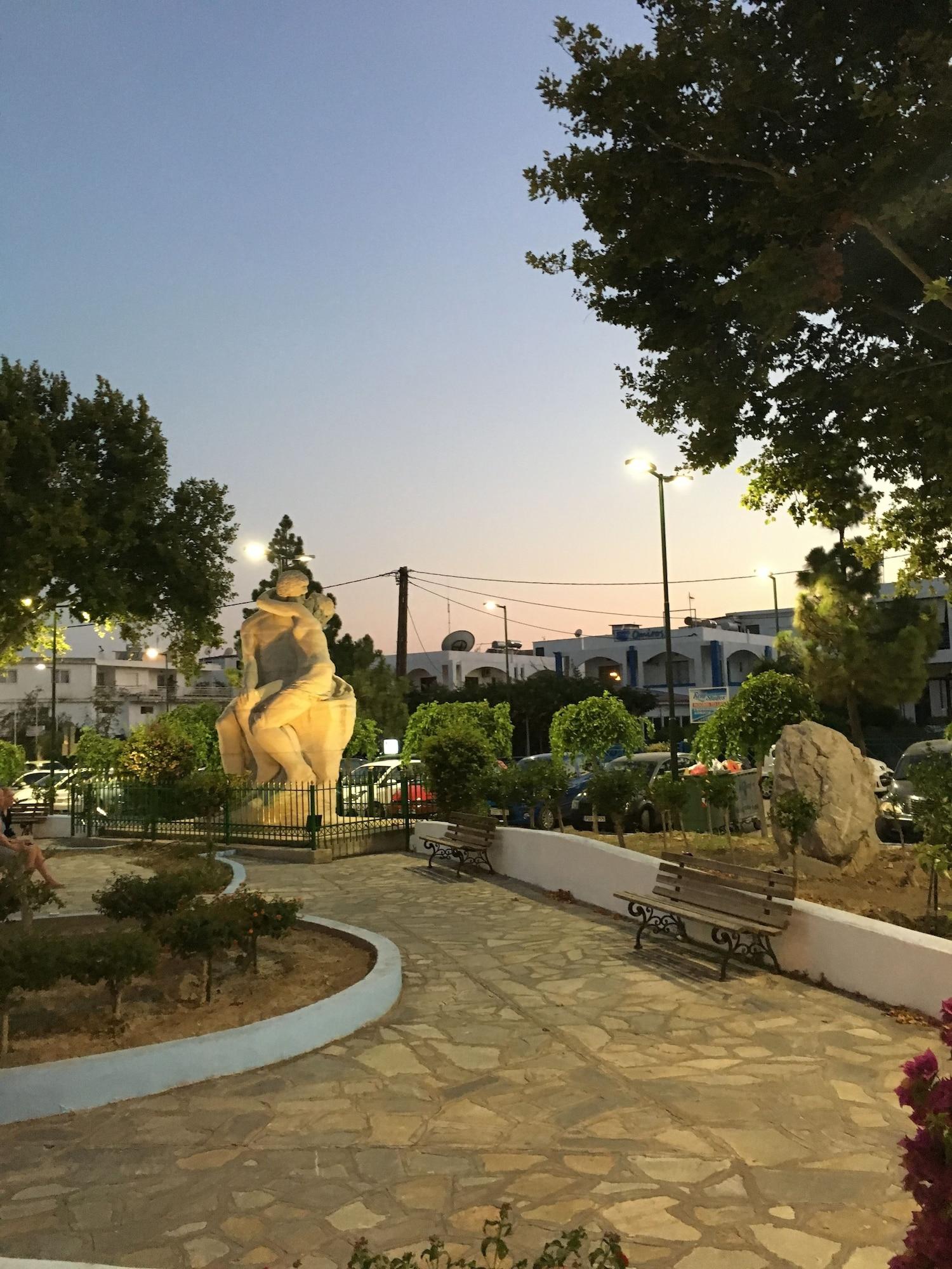 Bivalvia Beach Plus Faliraki Luaran gambar
