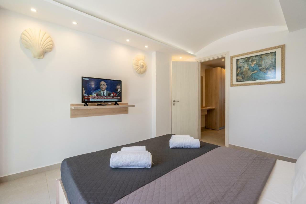 Bivalvia Beach Plus Faliraki Luaran gambar